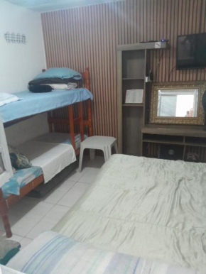 Kitnet no centro de buzios para ate 06 pessoas